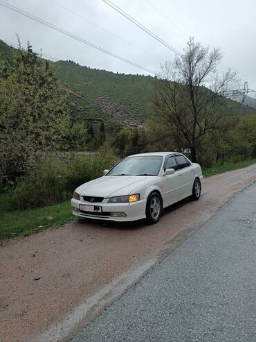 Honda: Honda Accord: 2001 г., 2 л, Автомат, Бензин, Седан