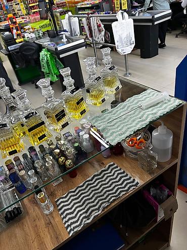 soel parfum memar ecemi: Ətir kioskunda satış üçün ətir yağları və şüşə qablar - Geniş seçim — 3