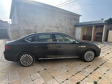 JAC: GAC GA8 320T sedan - Kuzov: qara rəng, 4 qapılı biznes-seqment sedan — 2