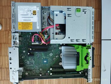 Desktop računari i radne stanice: Fujitsu esprimo računar karakteristike: Procesor intel celeron G3900 — 8