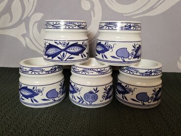 Kuhinjski setovi: Postolja nova za jaja cvibl mustra iz 70ih. Plasticna,retka postolja na lalafo.rs — 1 Kuhinjski setovi: Postolja nova za jaja cvibl mustra iz 70ih. Plasticna,retka postolja — 1