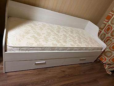 Длинна-190см Ширина матраса-77см Один кровать-12.000с Две-23.999с