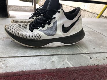 Кроссовки и спортивная обувь: Nike AIR PRECISION II Размер 41-42 Волейбол, баскетбол Подошва не