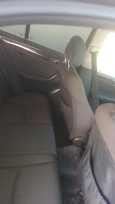 mercedes 190 stop: Mercedes-Benz C 240: 2.6 l | 2000 il Sedan — 8