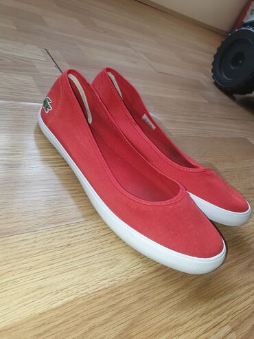обувь белая: Продаю оригинал Lacoste, выгуливались пару разпокупала в Дубай