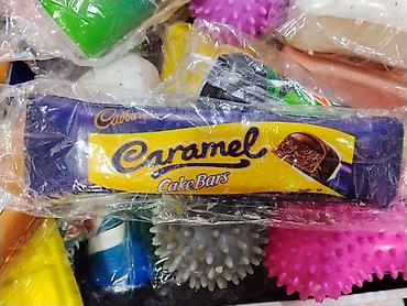 Cadbury Caramel Cake Bars — шоколадные батончики-пирожные с карамелью at lalafo.kg Cadbury Caramel Cake Bars — шоколадные батончики-пирожные с карамелью