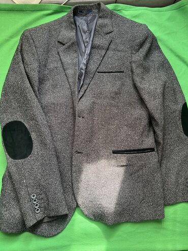 Верхняя одежда: Мужской пиджак в отличном состоянии размер 46-48 отдам за 1500