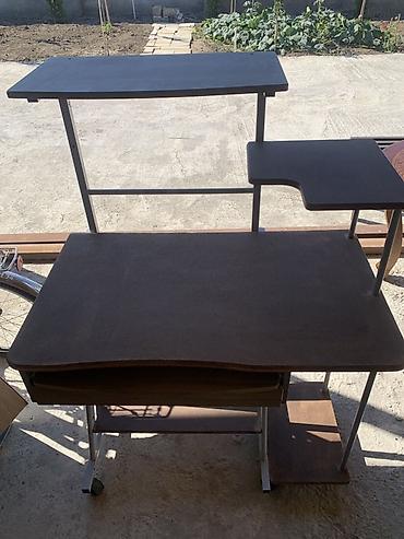 kamputer masası: Düz masa, Polkalı, Siyirməli, Metal — 1