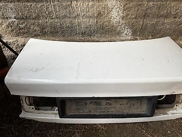 полик 5 д: Крышка багажника Audi, 1992 г., Б/у — 2