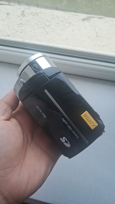 видеокамера: Sony videokamera.ideal vəziyyətdə.üzünün plyonkasına kimi