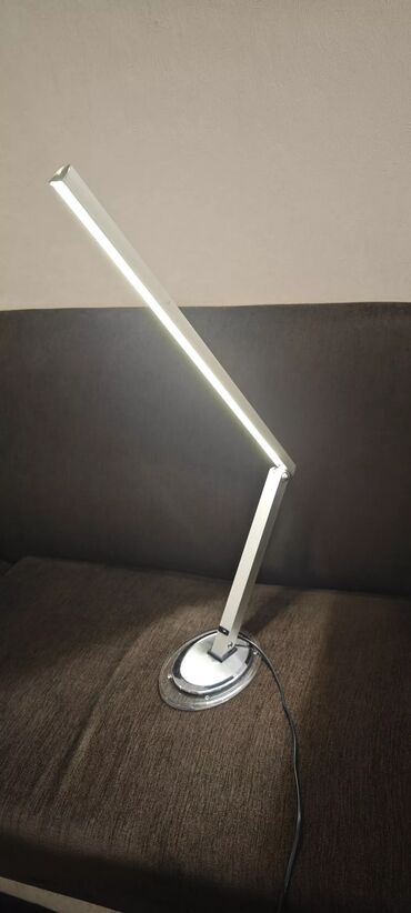 светодиодная лампа remax: Продаю настольную лампу