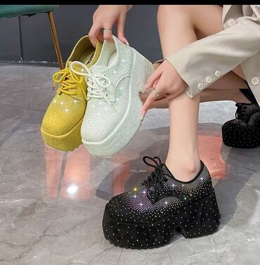 обувь большого размера: Кроссовки бренд женские все размеры есть производство Пекин оргинал