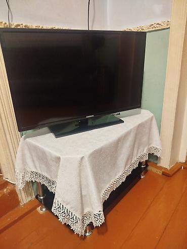 tv 127 ekran: Samsung markalı televizor. Böyük ekranlı, qara rəngli və zərif — 1