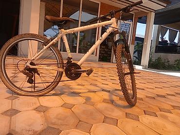 bud e9: Горный велосипед 26" - Рама: стальная, классическая геометрия — 2