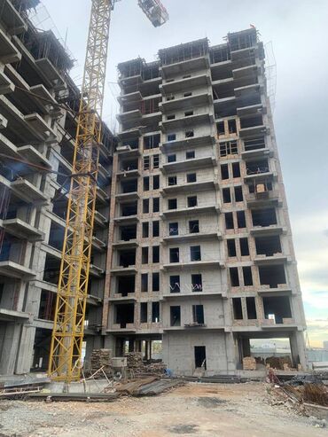 район киркомстром: 1 комната, 36 м², Элитка, 11 этаж, ПСО (под самоотделку)