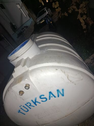 Baklar və çənlər: Bak, Plastik, 2000 l l, İşlənmiş, Ödənişli çatdırılma — 2