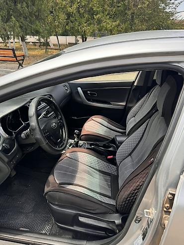 джили авто: Kia Ceed: 2013 г., 1.6 л, Механика, Бензин, Хэтчбэк — 8