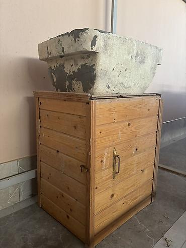 cekmeceli plastik sandıqlar: Taxta korpuslu, üst hissəsində iri dərin çanağı olan əlüzyuyan — 4