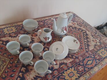 Qab-qacaq dəstləri və servizlər: Çay dəsti, rəng - Ağ