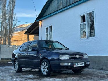 Volkswagen: Volkswagen Vento: 1994 г., 1.8 л, Механика, Бензин, Седан — 9