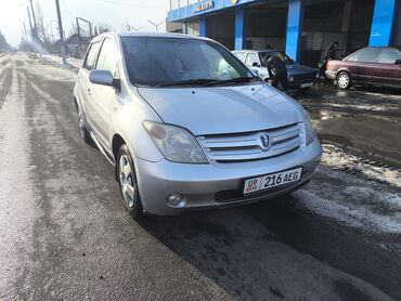 Toyota: Toyota ist: 2003 г., 1.3 л, Автомат, Бензин, Хэтчбэк