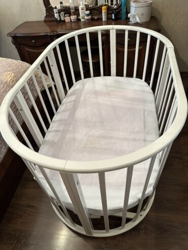 uwaq ucun manej: Oğlan və qız üçün, Yumru, Beşik, Dəstsiz, Matras ilə, Yellənmə mexanizm ilə