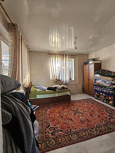 Продажа коттеджей и домов: Нижняя Ала-Арча районунда өзүнүн көлмөсү бар үй сатылат. Жер — 6