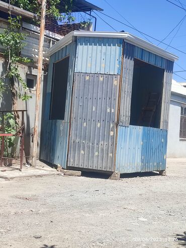 Kirayə qaraj: 10 kv. m, 290 * 340 * 3 Metal Kommunal xətlər qoşulmayıb