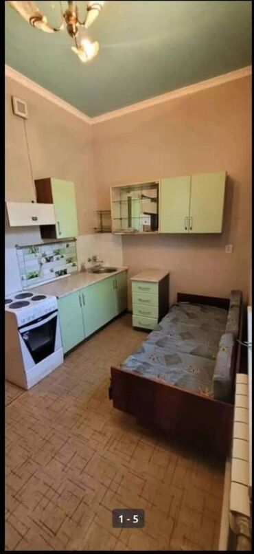 пишпек сдаю: 1 комната, 28 м², Сталинка, 1 этаж, Старый ремонт