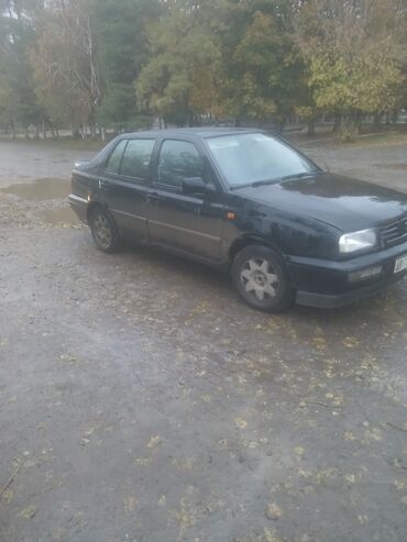 куплю машину volkswagen: Volkswagen Vento: 1998 г., 2 л, Механика, Бензин, Седан