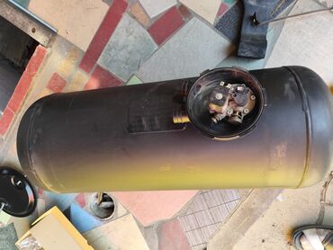 подъемник лаунч: Газ балон как новый Поменял места. по этому хотел продать. Потому что