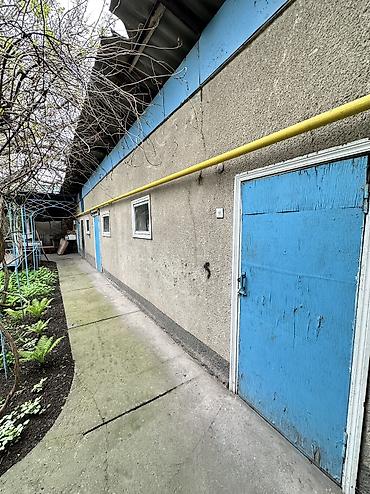 Продажа коттеджей и домов: Продается дом 100кв.м., г Кара-Балта, верхняя часть города, улица — 5