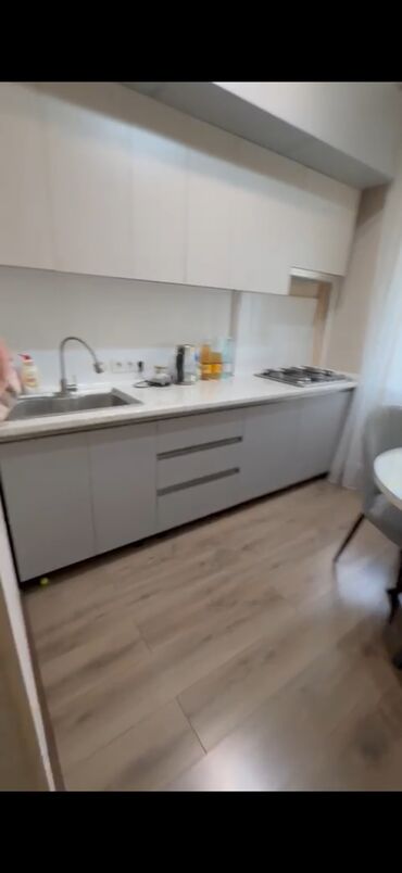 сдаю квартиру в центре города: 2 комнаты, 48 м², 105 серия, 2 этаж, Евроремонт