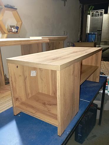 study table: Журнальный/приставной стол из ЛДСП, декор «дуб» - Компактная — 1