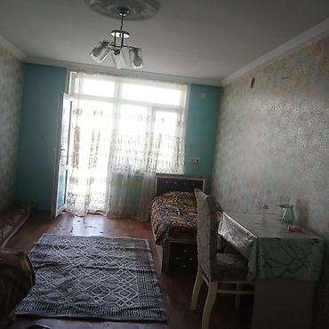 bina az əmircan: Seherin merkezinde 4 mertebeli binanon 3 cu mertebesi 3 otagli ev — 3