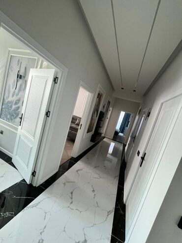 Uzunmüddətli kirayə mənzillər: Binəqədi Rayonu Azadlıq Metrosu 3 otaq. Mərtəbə - 14/11 Otaq sayı - 3 — 6