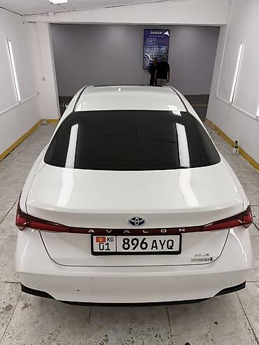 тесла модел с: Toyota Avalon: 2021 г., Гибрид, Седан — 4