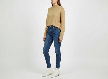 Swetry: Sweter damski, rozmiar S