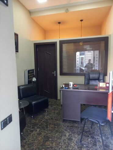 Digər kommersiya daşınmaz əmlakı: Yasamal rayonu torqovıy ərazisində,sahəsi 17 kv/m olan, 1 otağlı -da lalafo.az — 1 Digər kommersiya daşınmaz əmlakı: Yasamal rayonu torqovıy ərazisində,sahəsi 17 kv/m olan, 1 otağlı — 1