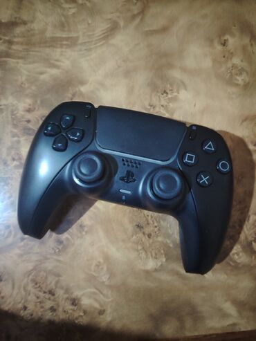 Video oyunlar üçün aksesuarlar: Playstation 5 Pultu çox az işlənib hərşey qaydasındadır istəyənə
