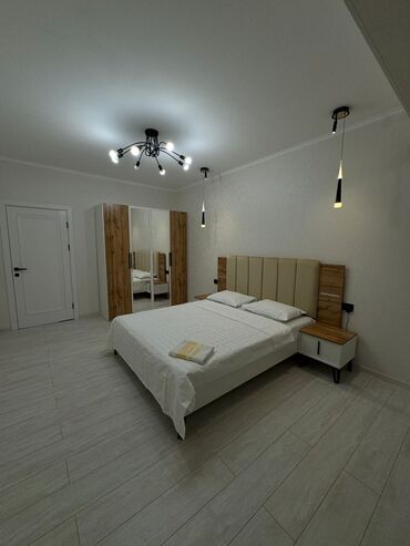 Посуточная аренда квартир: 3 комнаты, Душевая кабина, Постельное белье, Кондиционер — 1