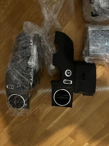 Salon: Land Rover Discovery 4 (LR4) üçün salon elektronika və konsol — 8