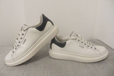 balenciaga track patike: GUESS br 42 27cm unutrasnje gaziste stopala, patike bez mana greske