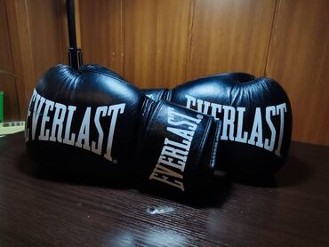 каптар фото: Продаю боксерские перчатки "Everlast" 12 унц пользовались мало