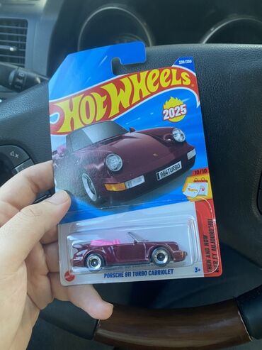 скупка масштабных моделей автомобилей: Hot Wheels 2025 – Porsche 911 Turbo Cabriolet (Then and Now seriyası