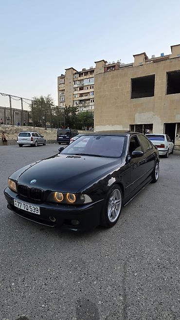 bmw e39 lip: BMW 5 Series E39 sedan – qara rəng, M‑paket üslublu eksteryer — 3