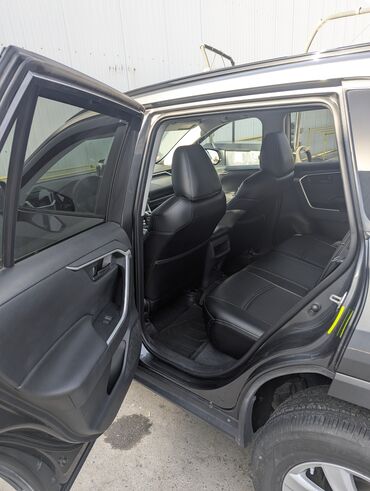 Toyota: Toyota RAV4: 2019 г., 2.5 л, Автомат, Бензин, Внедорожник — 20