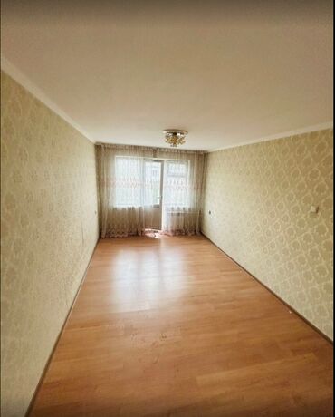 продам 3 х ком кв в мкр: 2 комнаты, 43 м², 104 серия, 4 этаж, Косметический ремонт