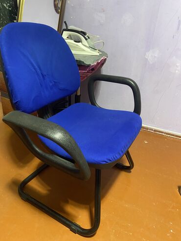 islenmis stol stul: Veziyyeti normaldi