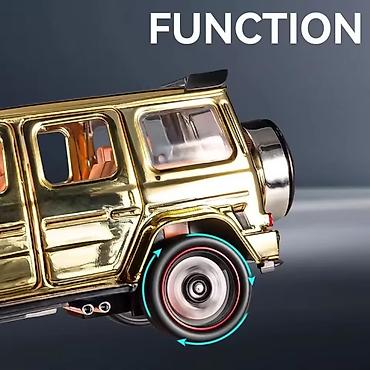 mini mercedes: Qızılı rəngdə metal maqnitofonlu model avtomobil – off-road SUV — 2